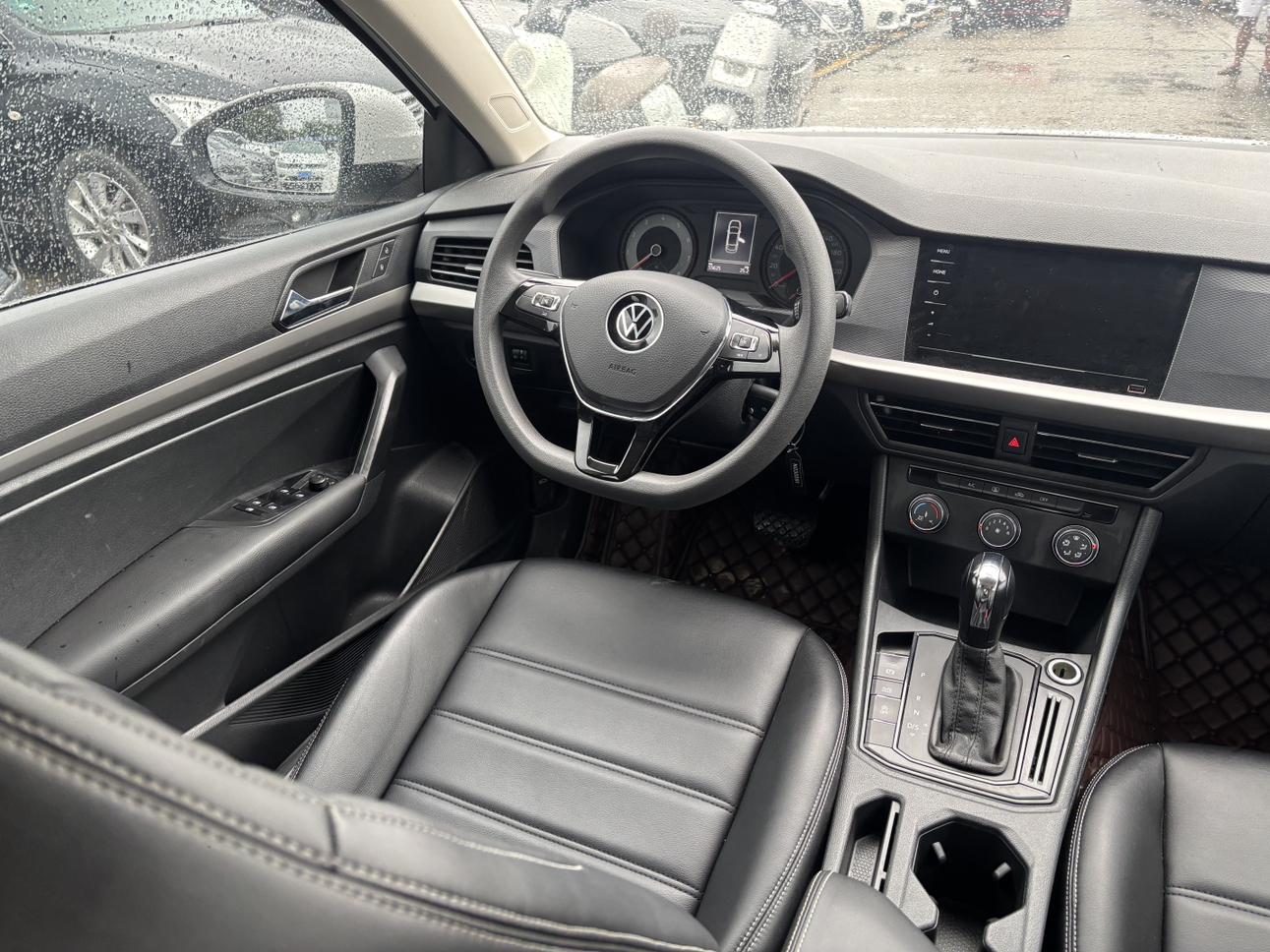 Volkswagen Lavida: фотография 9 из 17