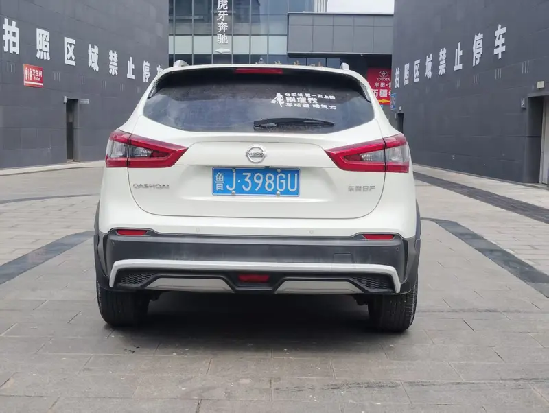 Nissan Qashqai 2.0L XV Prem. люкс — фото 5