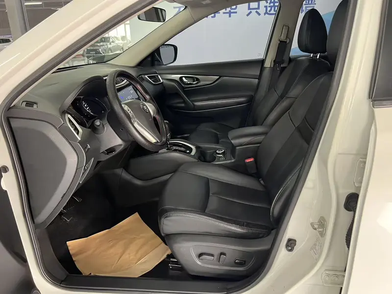 Nissan X-Trail 2.5 L CVT Luxury 4 WD — фото 9