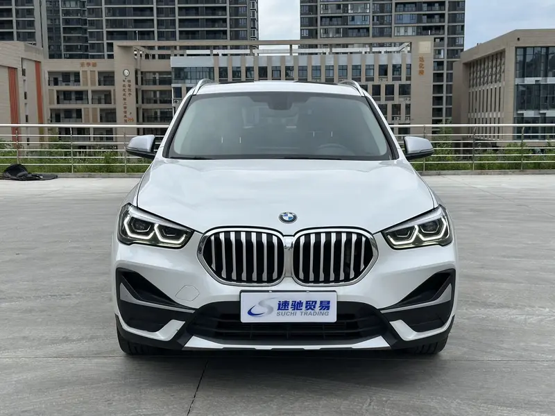 BMW X1 sDrive20Li стиль — фото 2