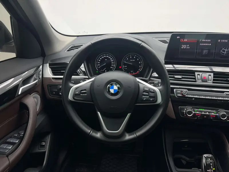 BMW X1 — фото 10
