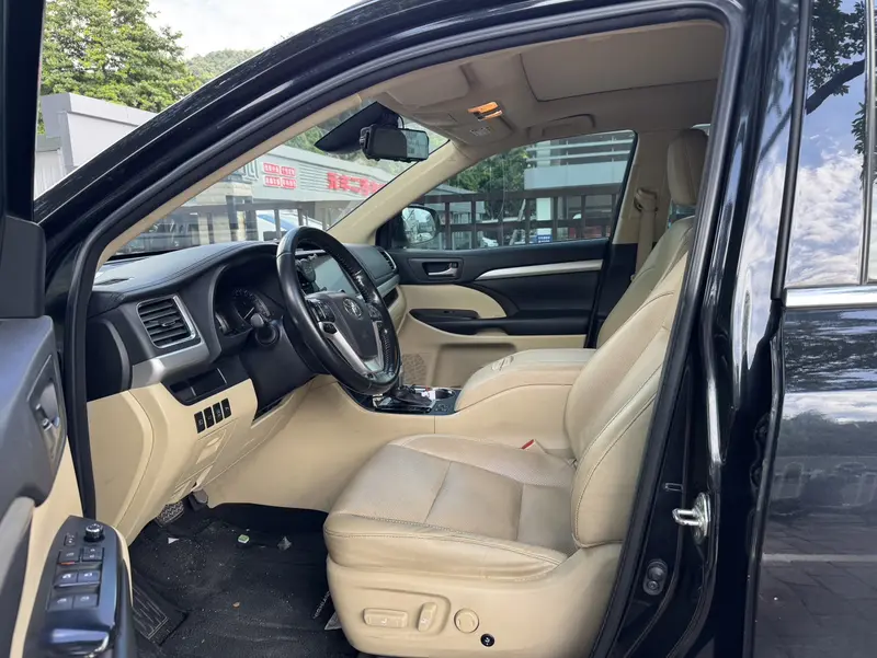 Toyota Highlander — фото 15