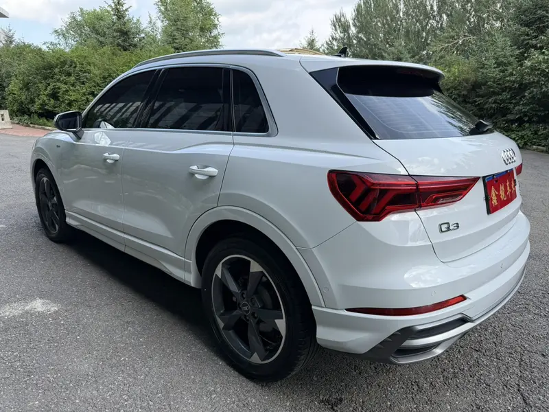 Audi Q3 — фото 4