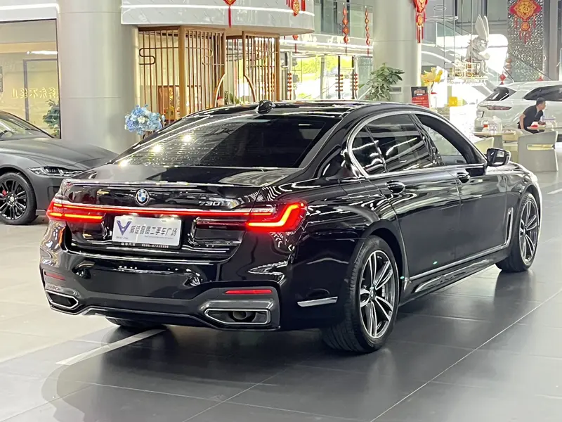 BMW 7 Series рестайлинг 730Li M спортпакет — фото 6