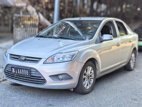 Ford Focus 2013 1.8L AT