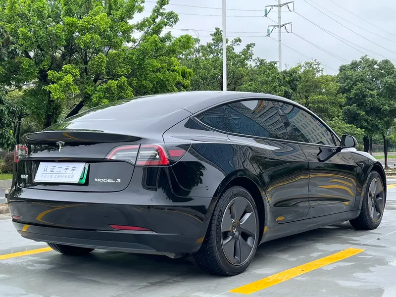 Tesla Model 3 — фото 6