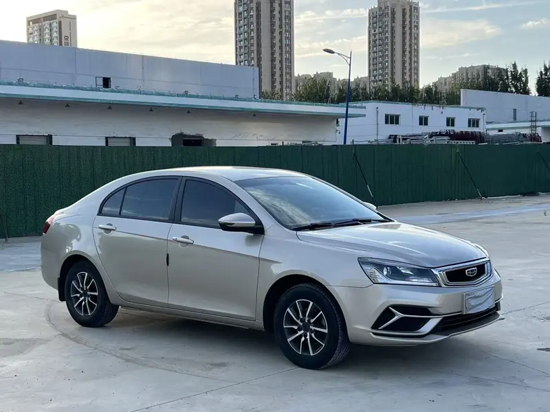 Geely Emgrand — фото 3