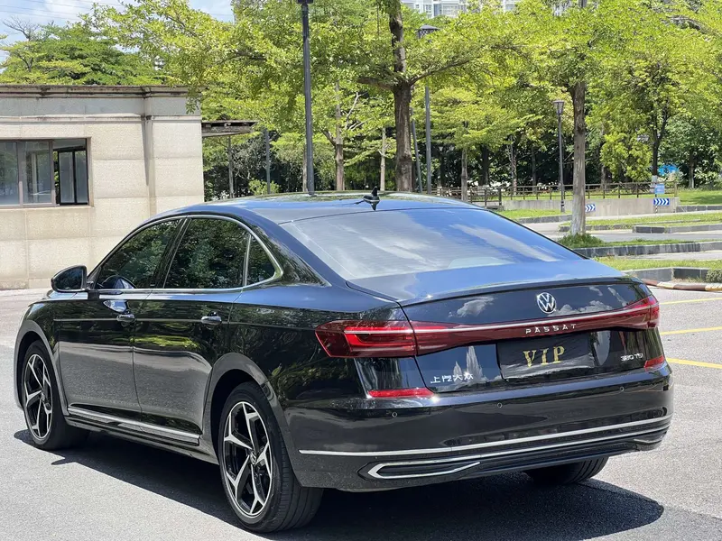 Volkswagen Passat — фото 4