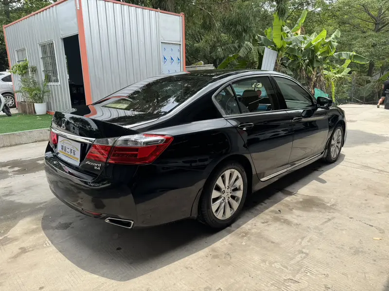 Honda Accord — фото 6