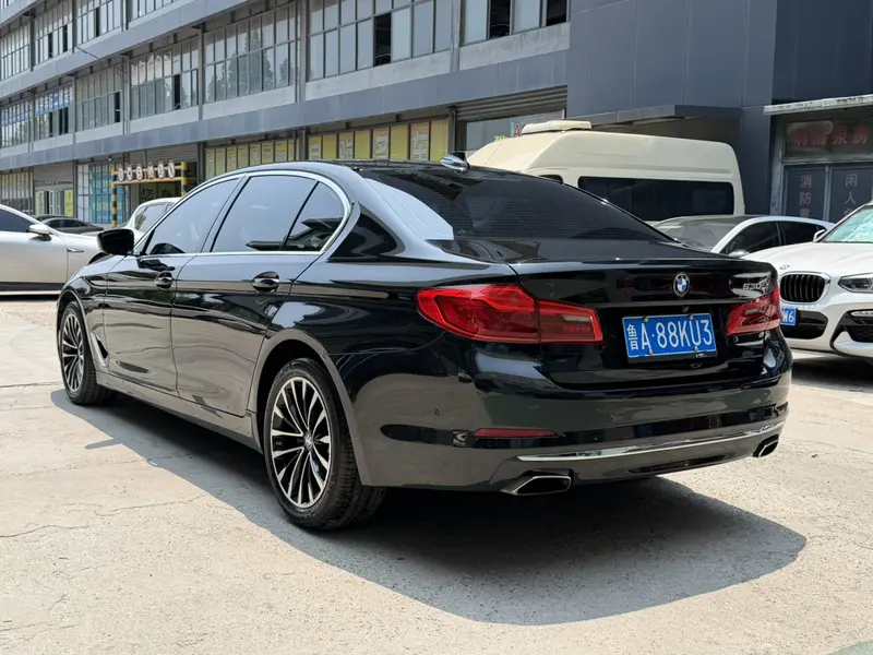 BMW 5 Series — фото 4