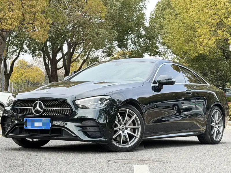 Mercedes-Benz E-Class — фото 1