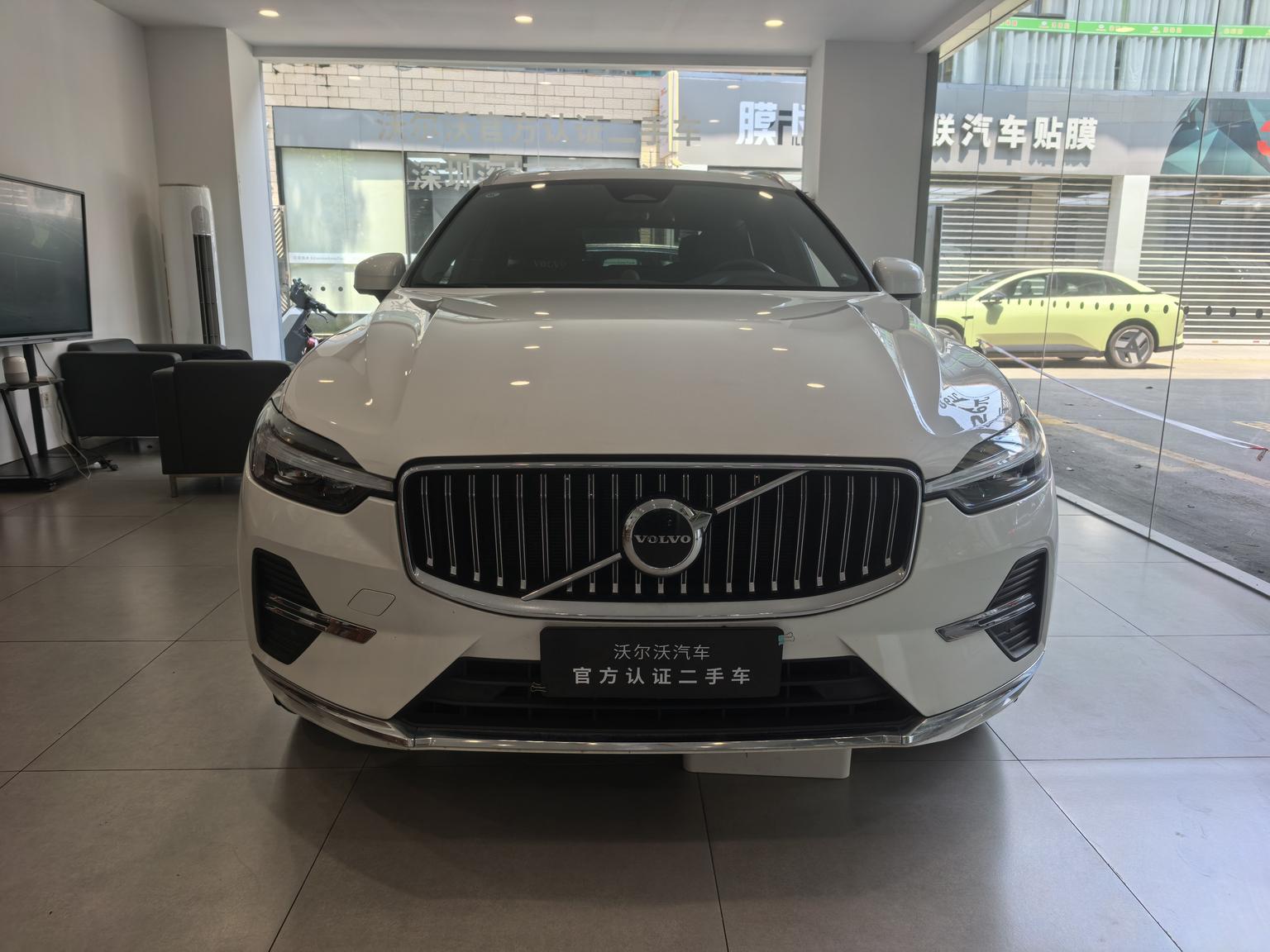 Volvo XC60: фотография 2 из 13