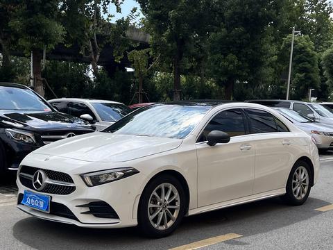 Mercedes-Benz A-Class 2019 A 200-литровый спортивный седан