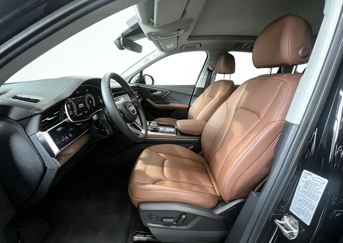 Audi Q7: фотография 16 из 17