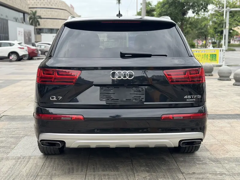 Audi Q7 — фото 5