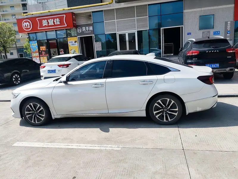 Honda Accord 2.0L — фото 4
