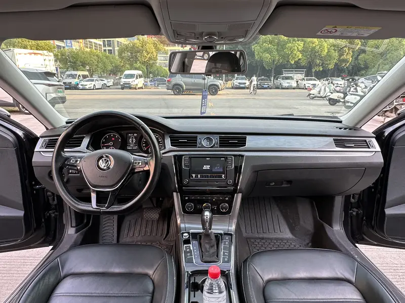 Volkswagen Passat — фото 8
