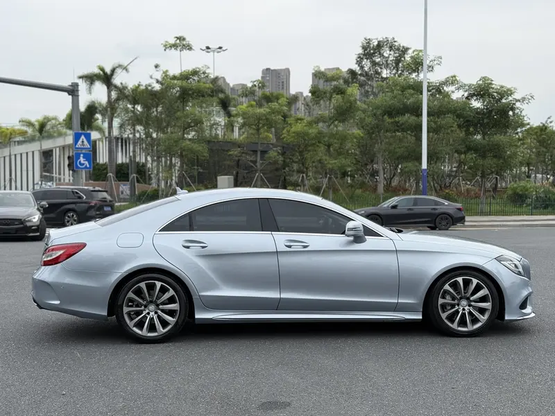 Mercedes-Benz CLS 320 — фото 7