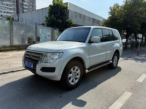 Mitsubishi Pajero (Import)
