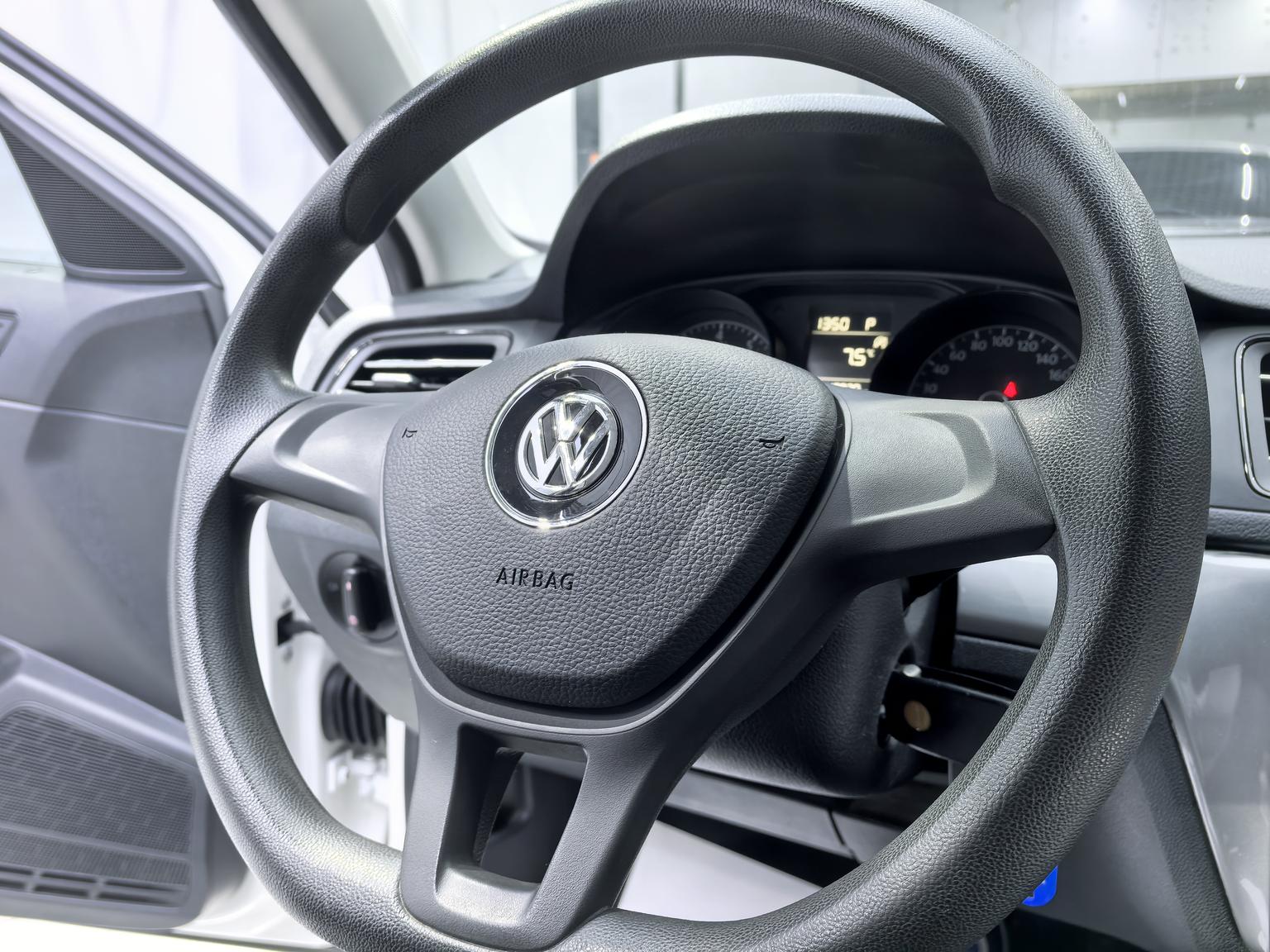 Volkswagen Lavida: фотография 10 из 15