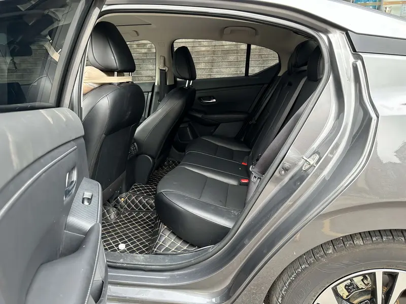 Nissan Sylphy 1.6 L XL CVT — фото 10