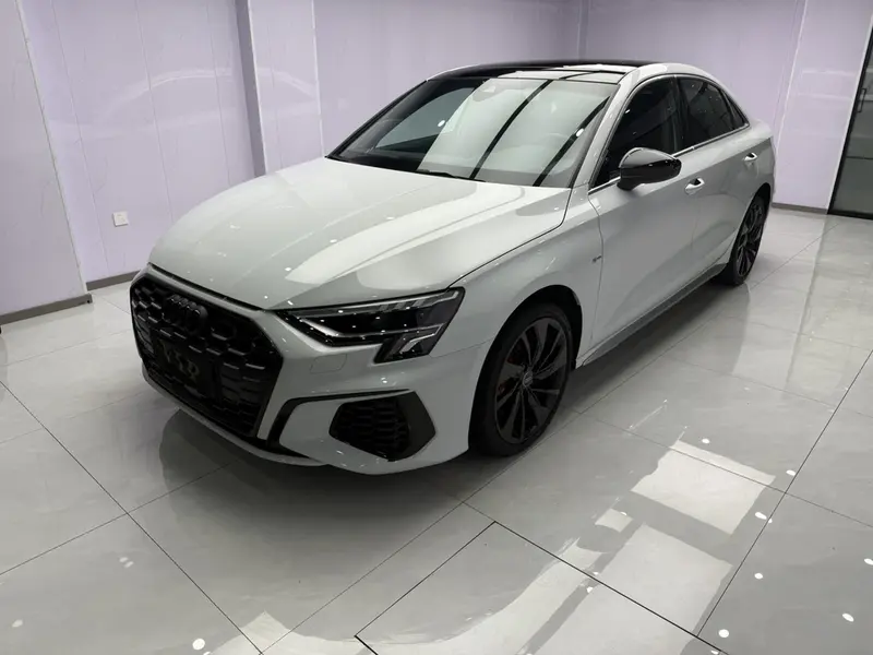 Audi A3 — фото 1