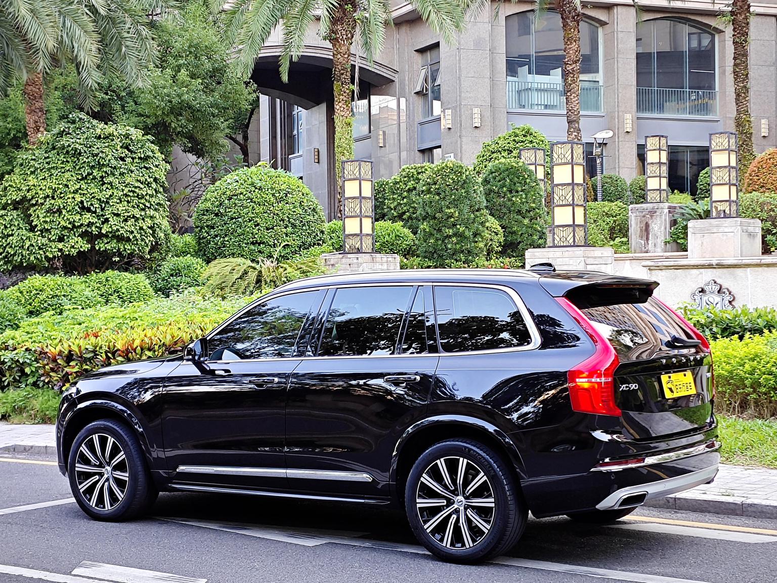 Volvo XC90: фотография 35 из 36