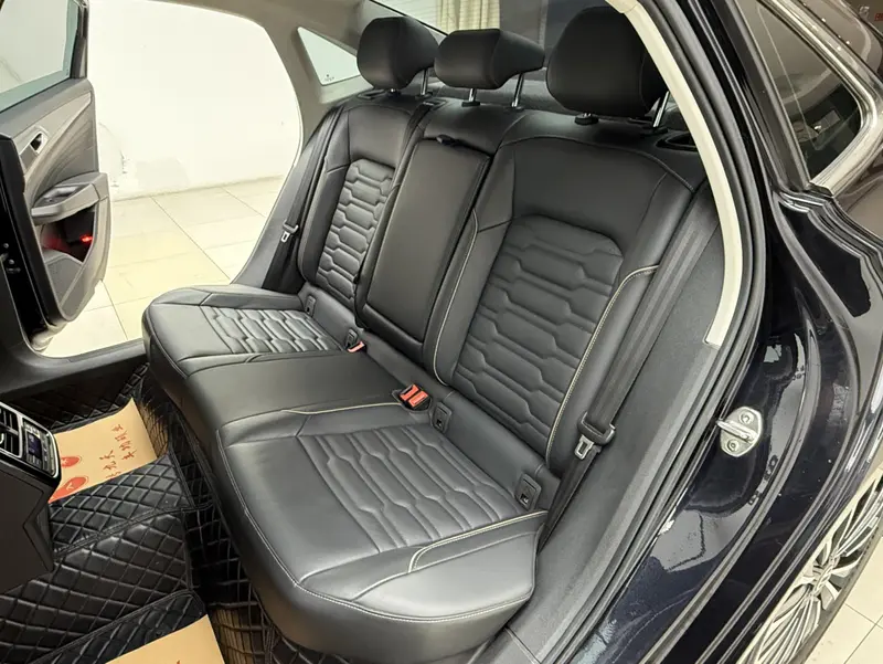 Volkswagen Passat — фото 11