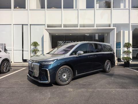 VOYAH Dreamer PHEV