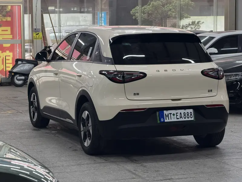 Geely Galaxy Starwish — фото 4