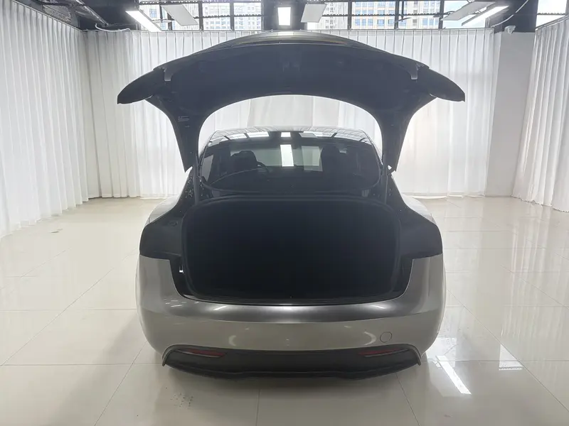 Tesla Model 3 — фото 20