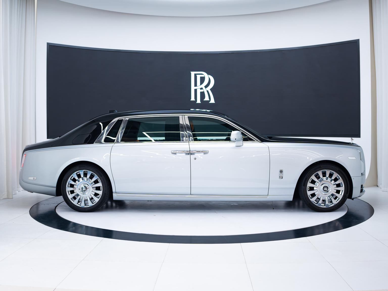Rolls-Royce Phantom: фотография 4 из 29