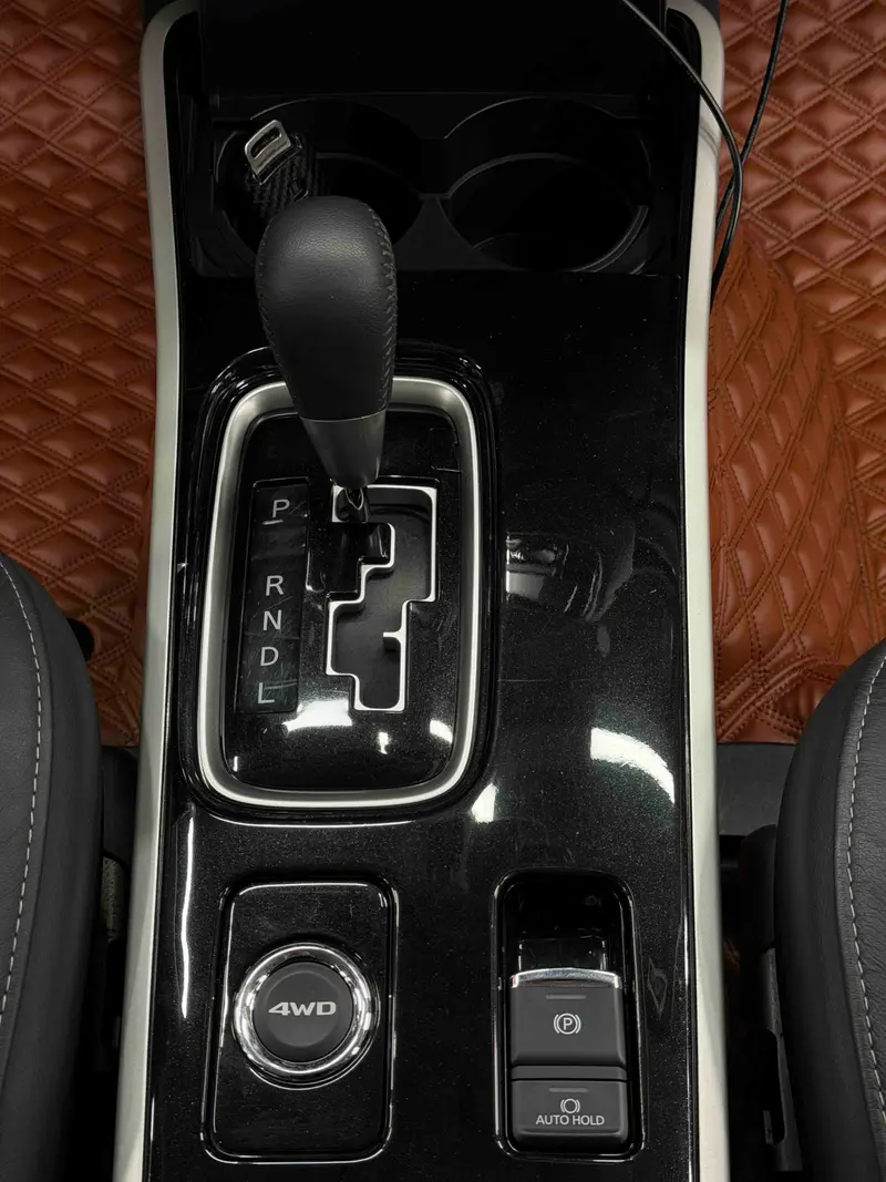 Mitsubishi Outlander — фото 11