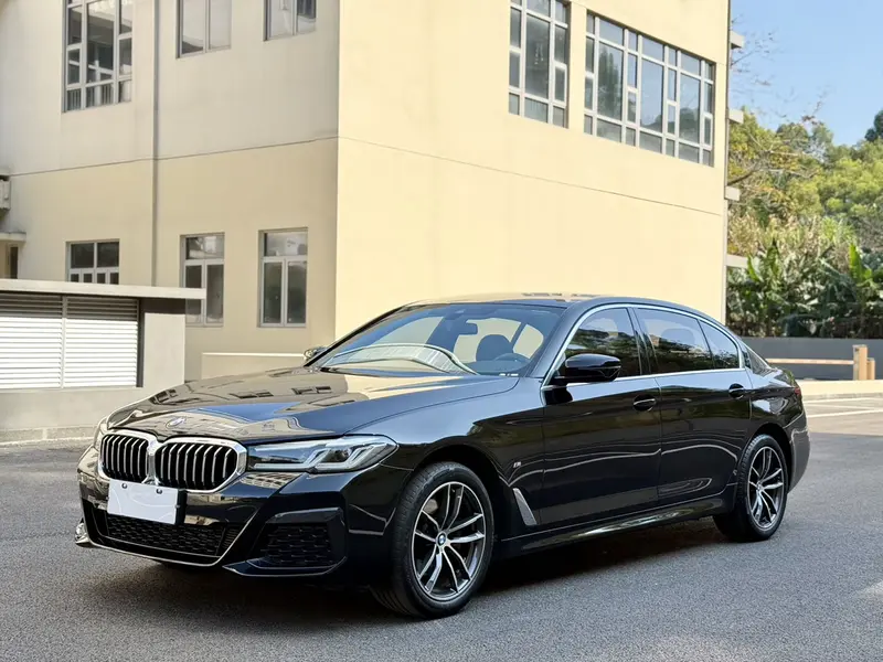 BMW 5 Series — фото 1