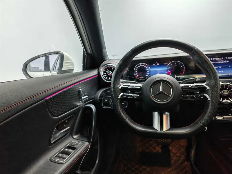 Mercedes-Benz A-Class — фото 10