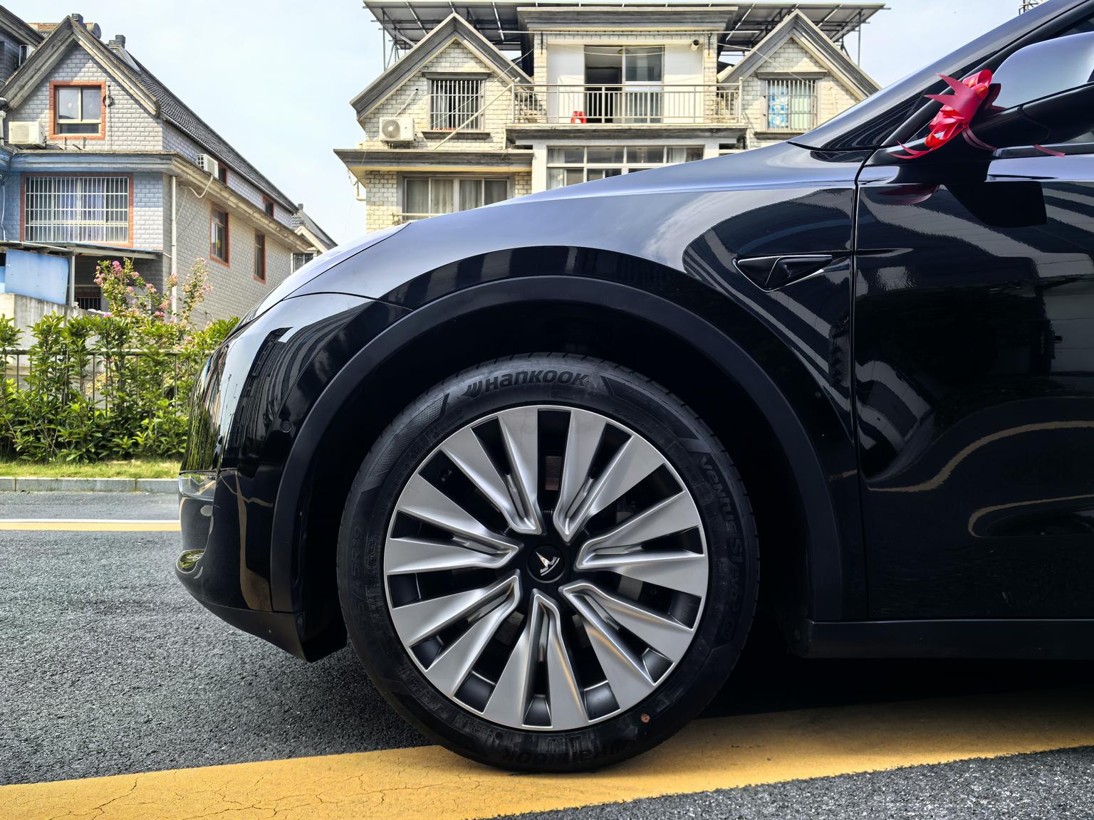Tesla Model Y: фотография 5 из 18