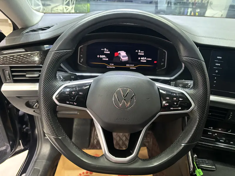 Volkswagen Passat — фото 11