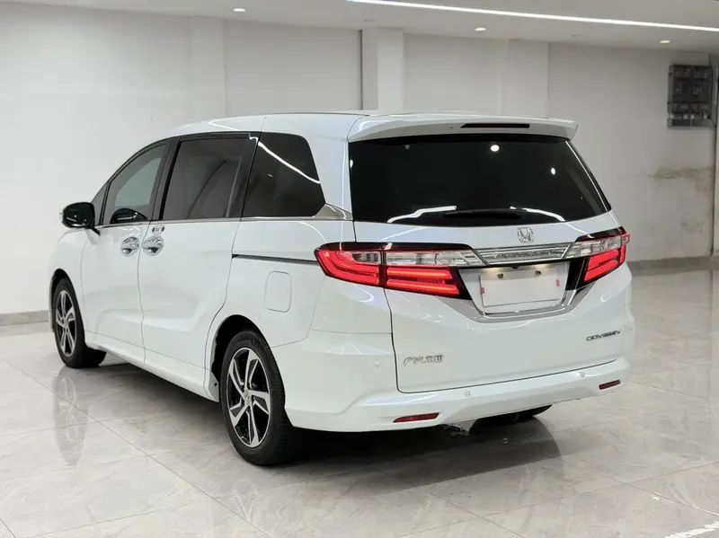 Honda Odyssey — фото 4