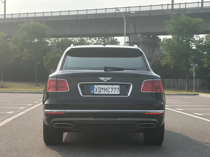 Bentley Bentayga — фото 5