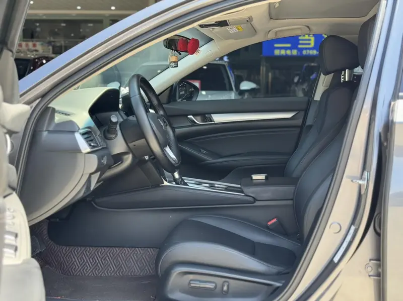 Honda Accord — фото 11