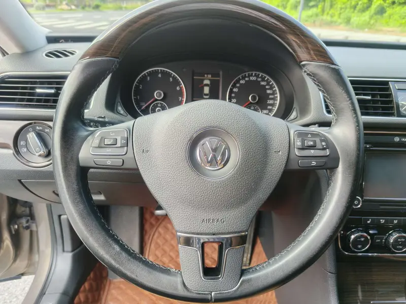 Volkswagen Passat — фото 9