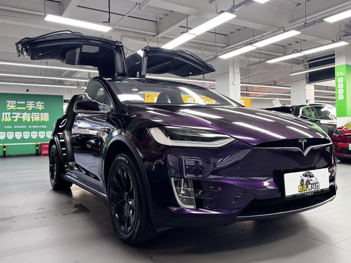 Tesla Model X: фотография 3 из 15