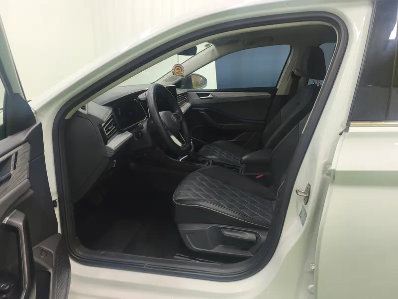 Volkswagen Sagitar 200 TSI DSG — фото 17