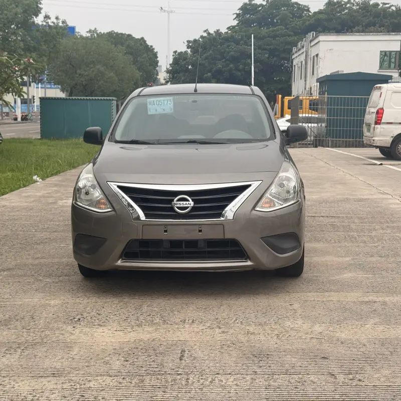 Nissan Sunny — фото 2