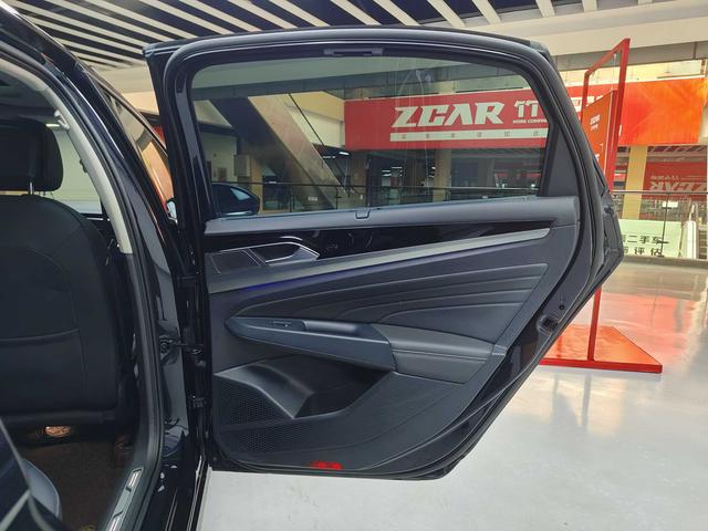 Volkswagen Passat id 4392348 из Китая 25