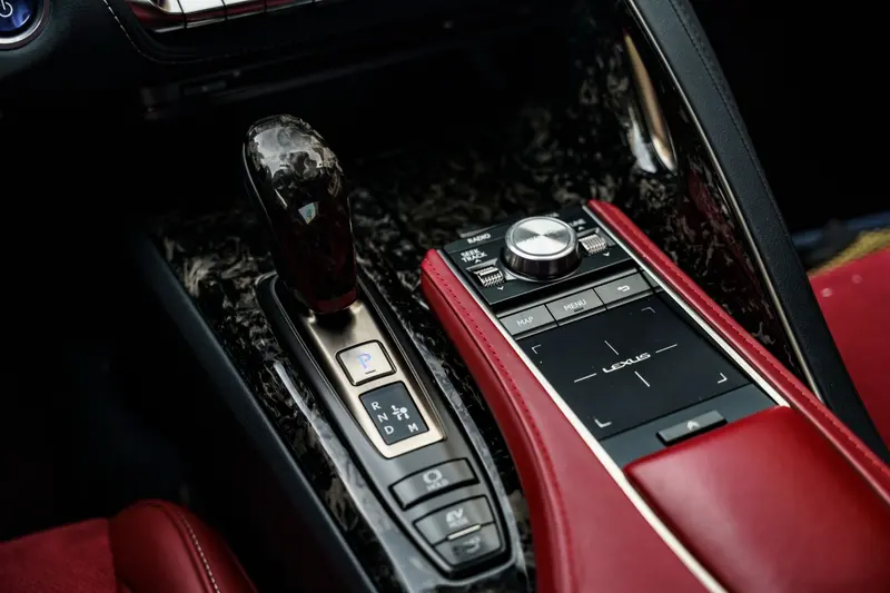Lexus LC — фото 10