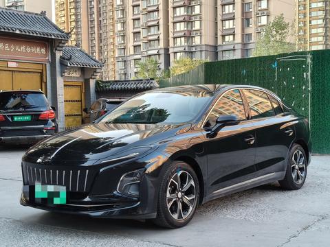 Hongqi E-QM5