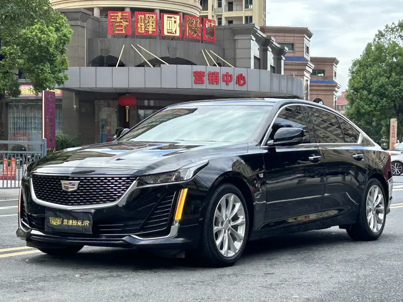Cadillac CT5 — фото 1