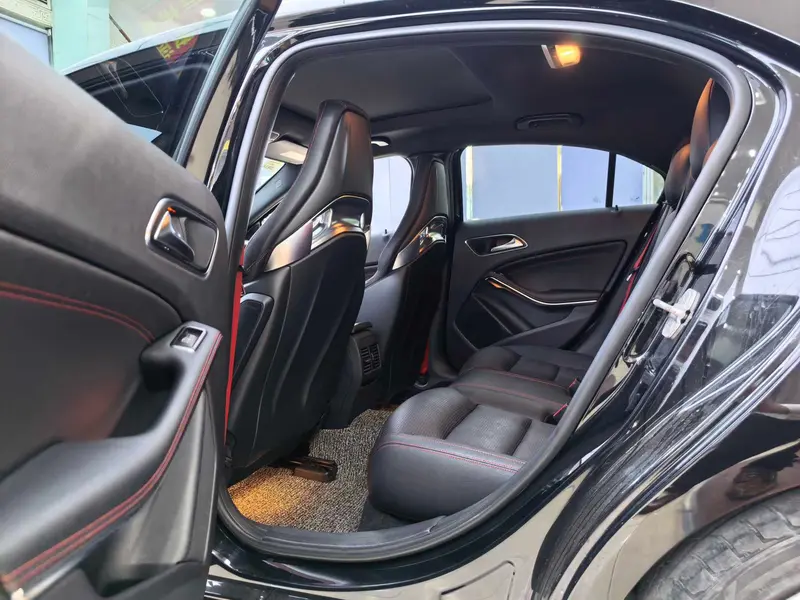 Mercedes-Benz A-Class AMG — фото 12