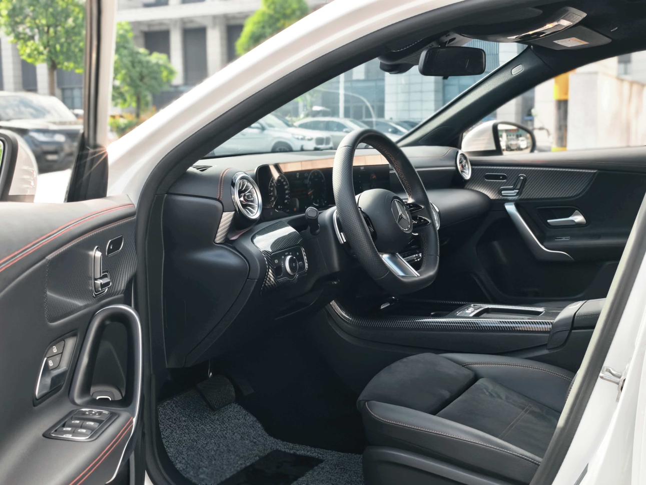 Mercedes-Benz A-Class A 2025 A 200 L Fashion